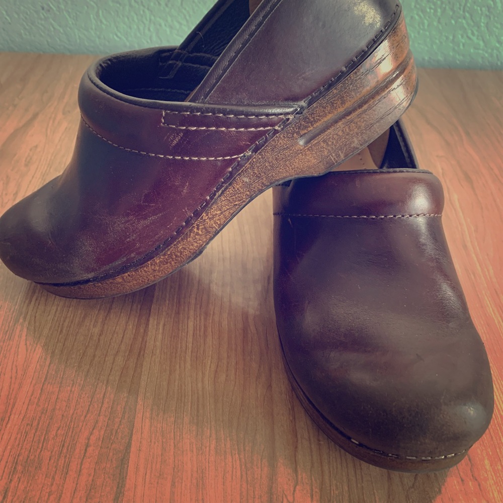 Dansko professional clogs 39 preowned